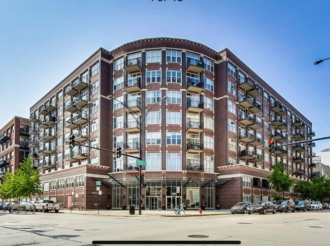 property at 1000 W Adams St