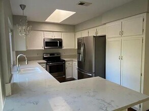 218 Skyridge Ln in Escondido, CA - Building Photo - Building Photo