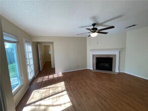 10003 Parliament House Rd in Austin, TX - Building Photo - Building Photo