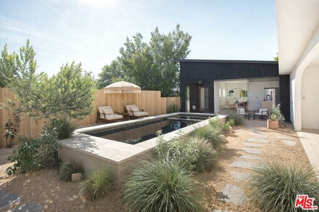 2107 Mayview Dr in Los Angeles, CA - Building Photo - Building Photo