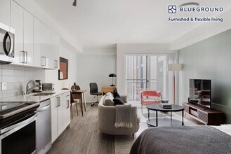 4609 Union Bay Pl NE in Seattle, WA - Building Photo - Building Photo