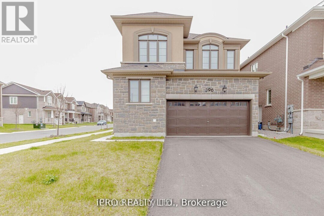 396 Boyd Ln in Milton, ON - Building Photo