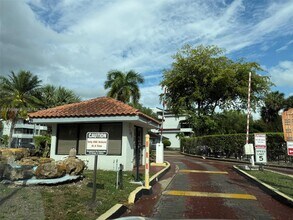 8335 SW 152nd Ave in Miami, FL - Building Photo - Building Photo