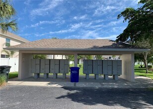 3642 Pine Oak Cir in Ft. Myers, FL - Building Photo - Building Photo