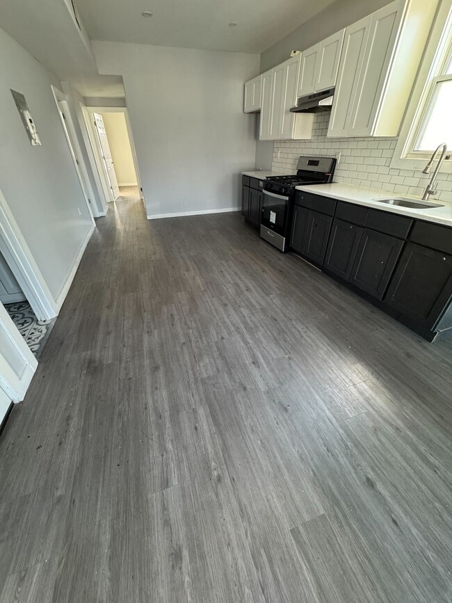 182 Brookdale Ave, Unit 3 in Newark, NJ - Foto de edificio - Building Photo