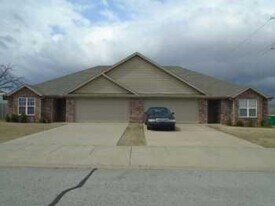 200 Sage St in Centerton, AR - Building Photo