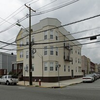 405 Avenue E in Bayonne, NJ - Building Photo