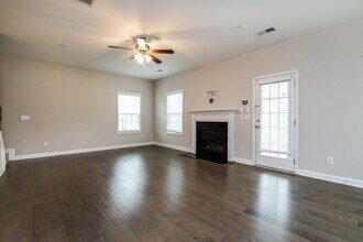 252 Lanier Pl in Clayton, NC - Foto de edificio - Building Photo