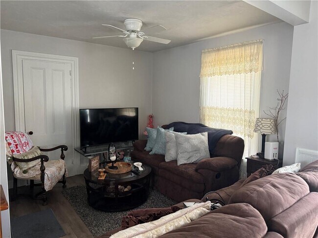 251 High St in Cumberland, RI - Building Photo - Building Photo