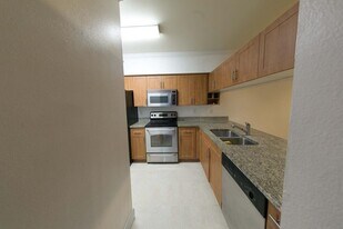 6510 Emerald Dunes Dr, Unit 202 in West Palm Beach, FL - Building Photo