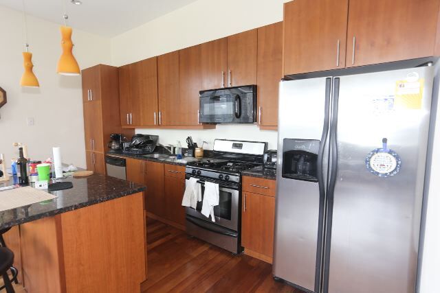 1354 W Augusta Blvd, Unit 302 in Chicago, IL - Building Photo - Building Photo