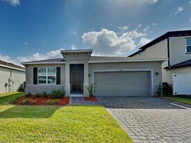 5621 Camilla St in St. Cloud, FL - Building Photo