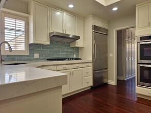 1219 Essex Ln in Newport Beach, CA - Building Photo - Building Photo