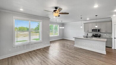 2101 Jax Dr in College Station, TX - Building Photo - Building Photo