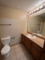 103 E Pintail Dr in Ozark, MO - Building Photo