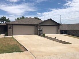 9115 Chanel Pl in Fort Smith, AR - Building Photo