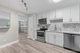 1220 S Lorraine Rd in Wheaton, IL - Building Photo - Building Photo