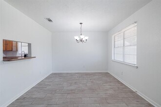 16702 Pebbleglen Dr in Houston, TX - Building Photo - Building Photo