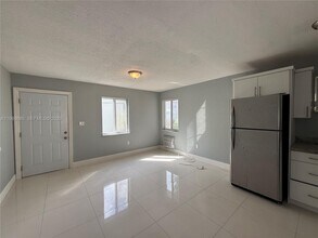 2401 NW 82nd St in Miami, FL - Building Photo - Building Photo