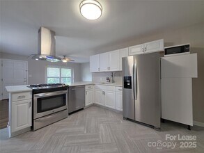 710 September Ln in Charlotte, NC - Building Photo - Building Photo