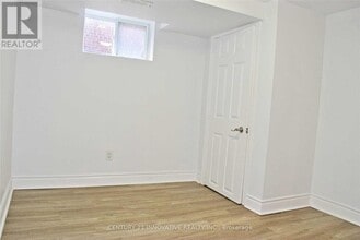 985 Victoria Park Ave in Toronto, ON - Building Photo - Building Photo