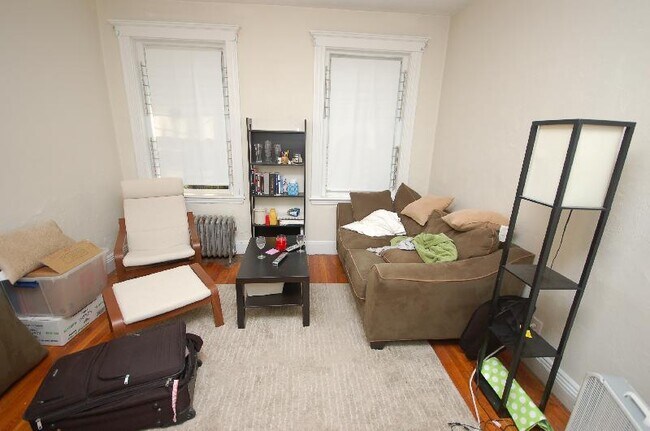 8 Egremont Rd, Unit 2 in Boston, MA - Building Photo - Building Photo