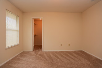 Vineyard Place in Griffin, GA - Building Photo - Interior Photo