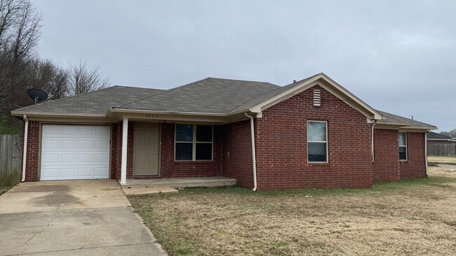 property at 4589 Longtree Ave