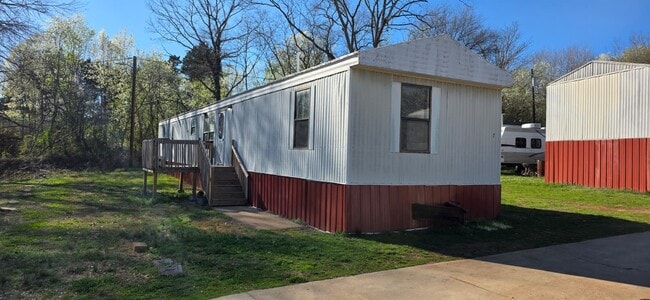 8364 Cedar St in Connelly Springs, NC - Building Photo - Building Photo