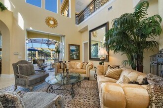 8535 Bellagio Dr in Naples, FL - Building Photo - Building Photo