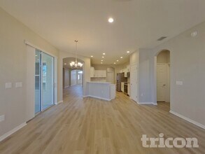 6715 Castle Green Pl in Zephyrhills, FL - Building Photo - Building Photo