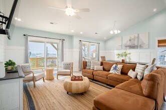 607 S Shore Dr in Surf City, NC - Building Photo - Building Photo