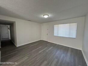 10610 Lone Star Rd in Jacksonville, FL - Building Photo - Building Photo