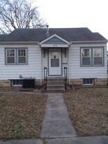 225 W 1st St in Junction City, KS - Building Photo