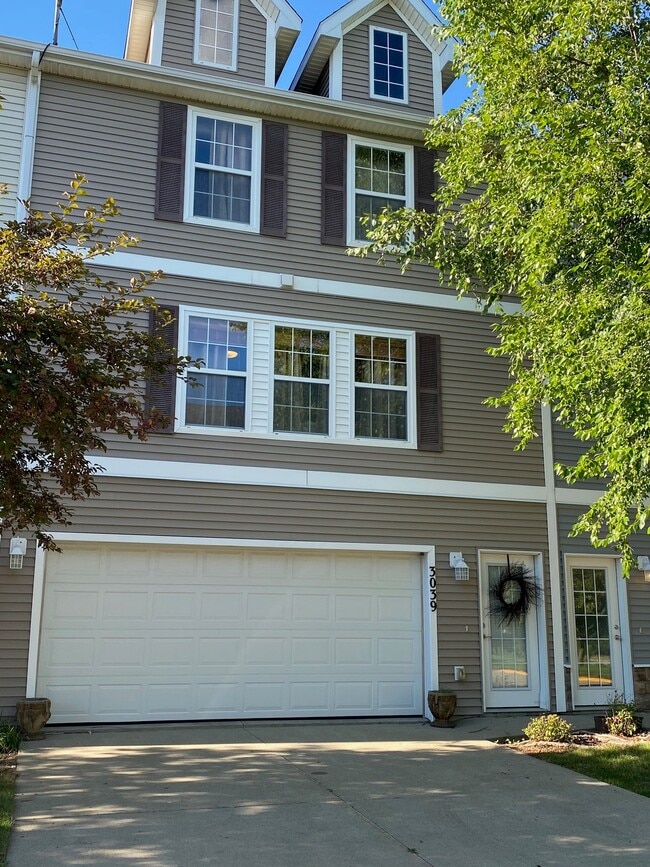 property at 3039 SW Arlan Ln