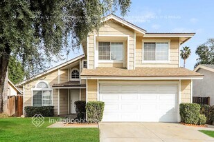 7839 Strathmore Rd in Highland, CA - Building Photo