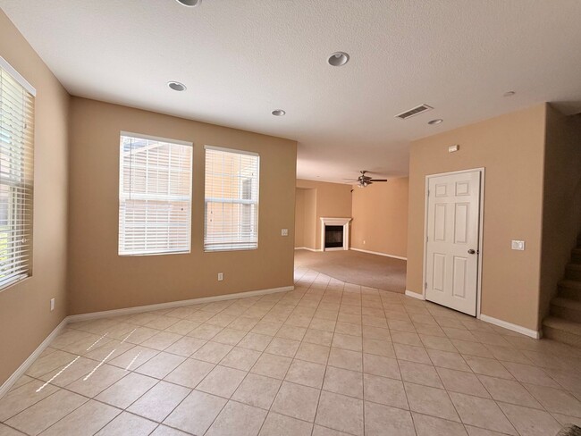 property at 3220 London Ln