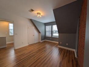 158 Park St in Buffalo, NY - Foto de edificio - Building Photo