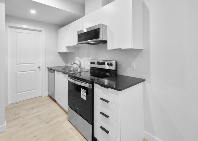 3028-3169 169 St SW in Edmonton, AB - Building Photo - Building Photo