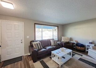 1701 S Olson St in Kennewick, WA - Building Photo - Building Photo