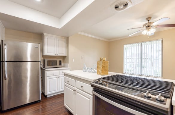 861 Glencliff St in La Habra, CA - Building Photo - Building Photo