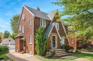 90 E 216th St in Euclid, OH - Building Photo