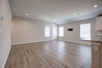 14800 Lost Fls Wy in Oklahoma City, OK - Building Photo - Building Photo