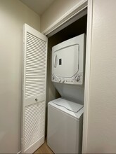 240 Caldecott Ln in Oakland, CA - Building Photo - Building Photo