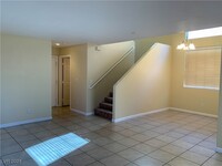 817 Bow Creek Ln in Las Vegas, NV - Building Photo - Building Photo