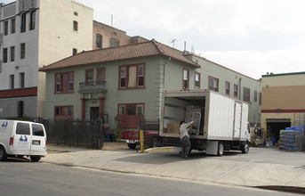 258 S Kenmore Ave in Los Angeles, CA - Building Photo - Building Photo