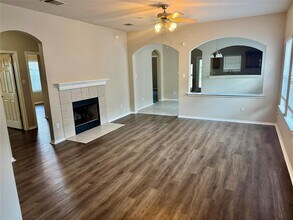 2110 Charlotte Estates Dr in Austin, TX - Building Photo - Building Photo