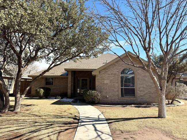 property at 5621 Llano Ct