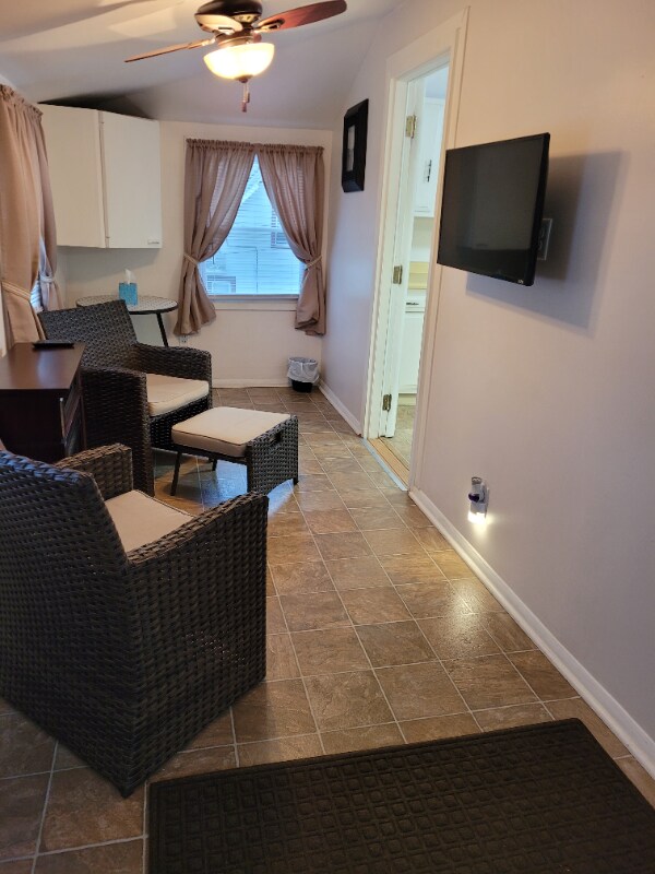 property at 841 Parkview St NE