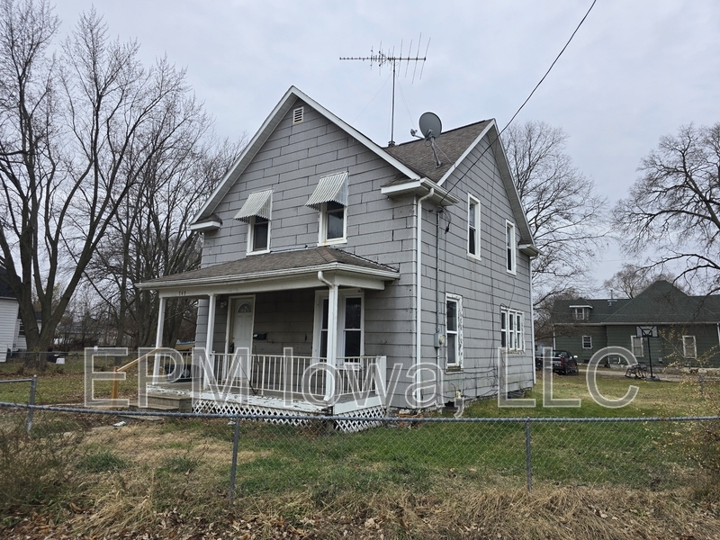 749 Vinton St in Waterloo, IA - Building Photo